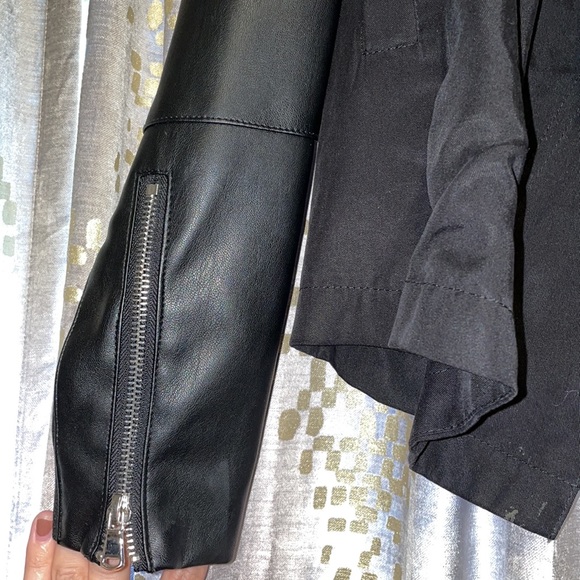VON MAUR: black leather jacket size XS ((like new)) - Picture 4 of 9